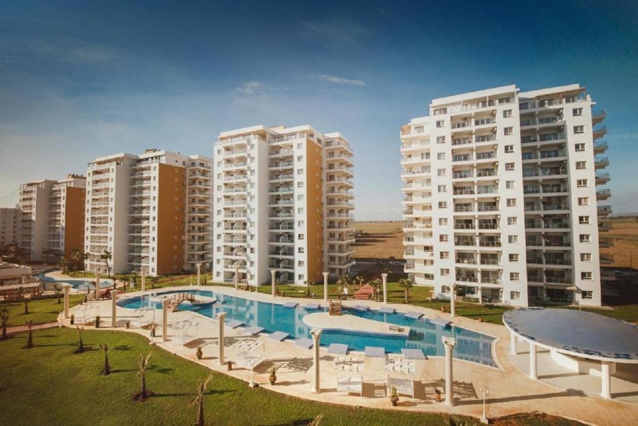 Spartacus Pool Apartments  Trikomo Exterior foto