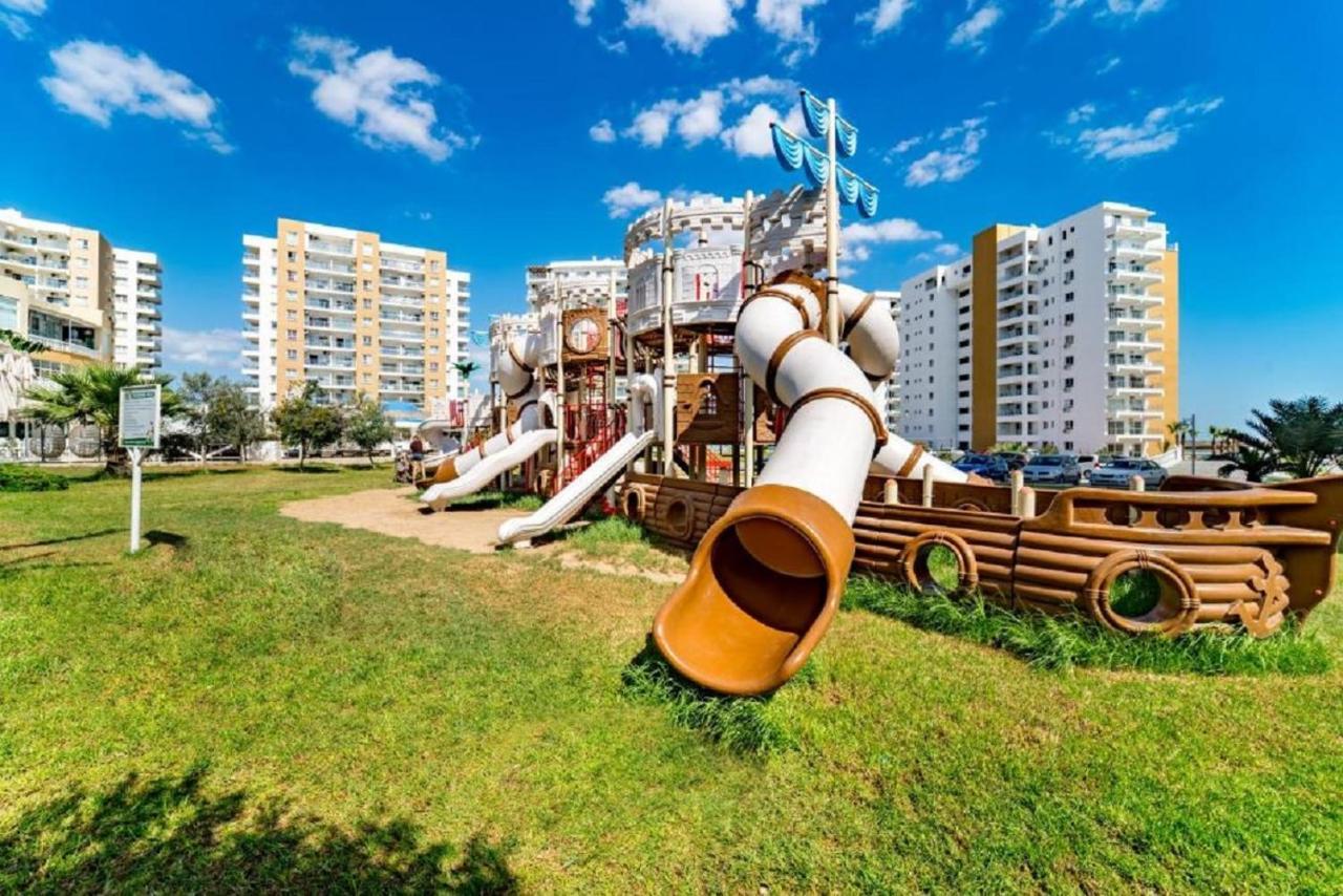 Spartacus Pool Apartments  Trikomo Exterior foto