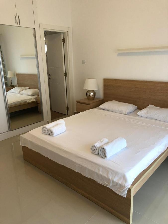 Spartacus Pool Apartments  Trikomo Exterior foto