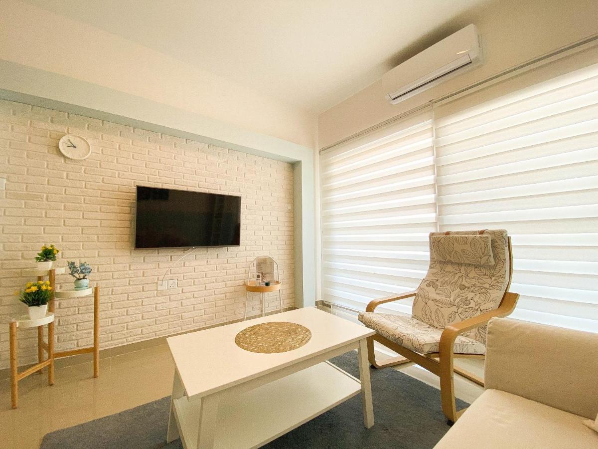 Spartacus Pool Apartments  Trikomo Exterior foto