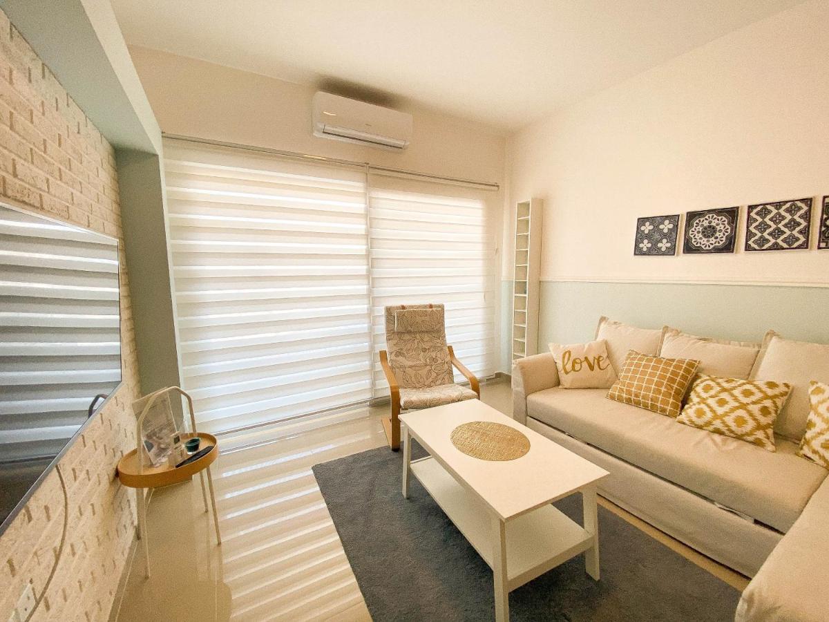 Spartacus Pool Apartments  Trikomo Exterior foto