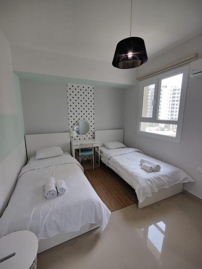 Spartacus Pool Apartments  Trikomo Exterior foto